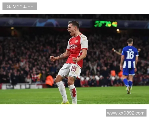 欧冠激战阿森纳险胜那不勒斯红牌争议引发全场热议