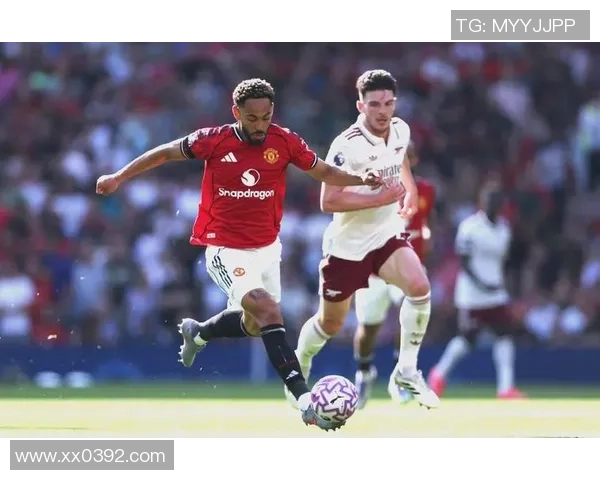 阿森纳友谊赛大胜曼联四球零封乌龙球引发全场热烈反响