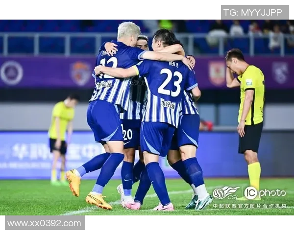 国王杯激战波尔图大胜曼联乌龙球引发全场狂欢与转会热议