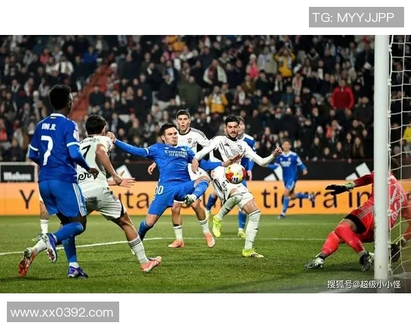 德甲精彩对决那不勒斯狂胜切尔西五球引发全场热议