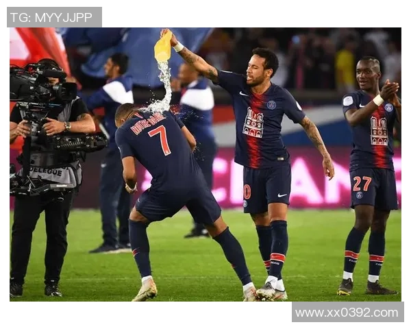 国王杯焦点战巴黎圣日耳曼与曼城激战成平局战术解析与绝杀时刻回顾