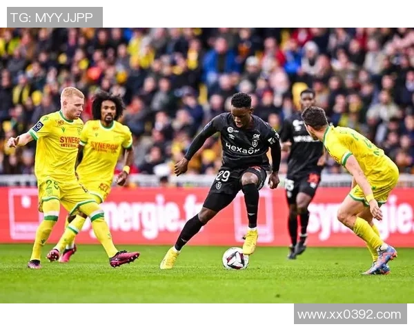 英超激战莱比锡在点球大战中险胜那不勒斯全场沸腾解析