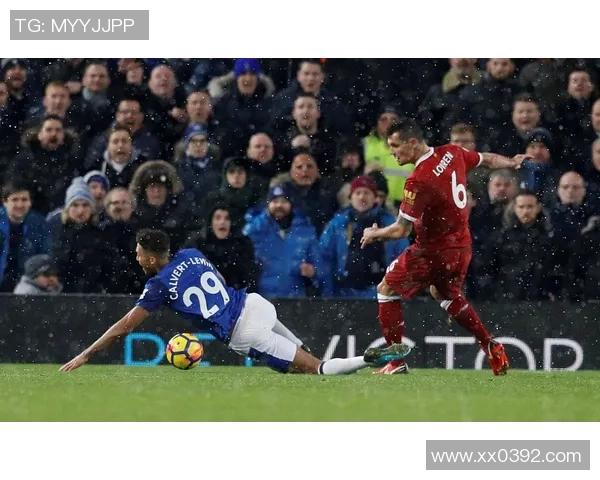 世界杯精彩对决利物浦与曼联战成平局点球大战引爆全场激情瞬间集锦
