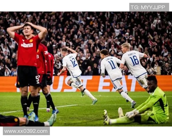 欧联杯精彩对决拜仁与曼联战成平局绝杀时刻震撼全场评论分析